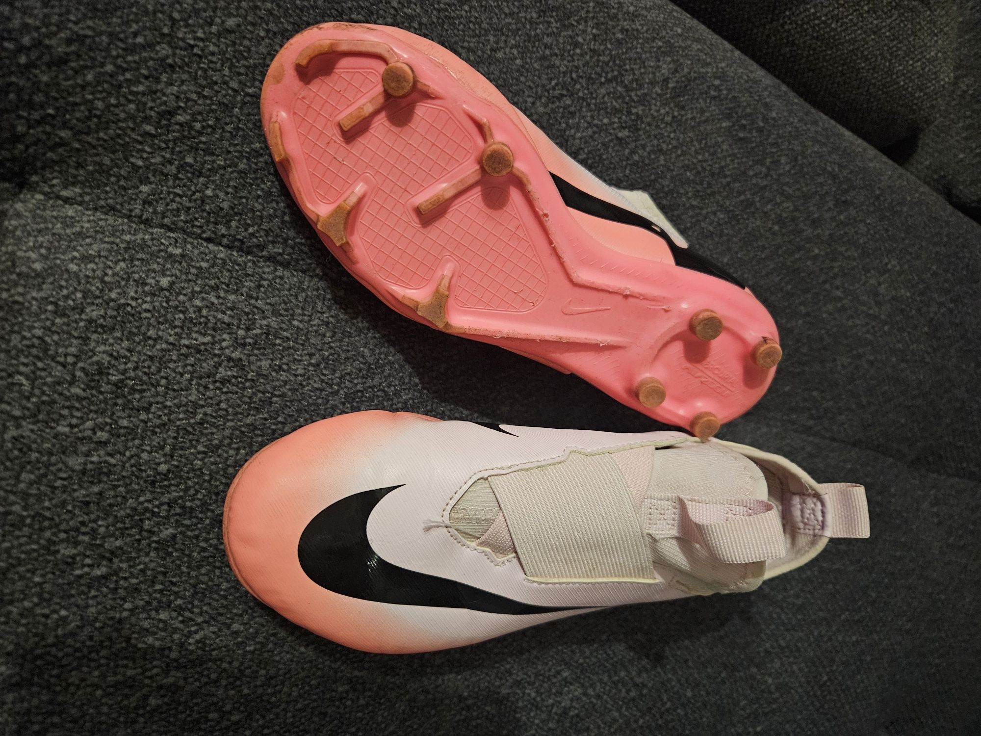 Футболни бутонки Nike