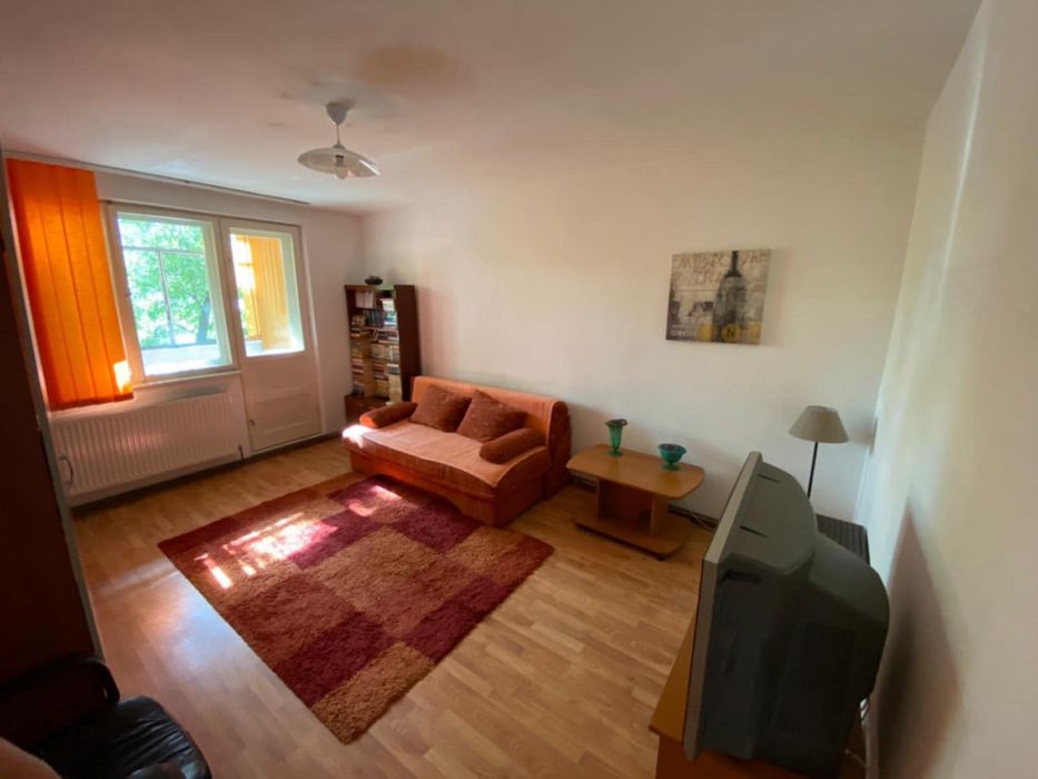 Vand apartament 54m2, 2 camere, decomandat, etaj 2, de la proprietar