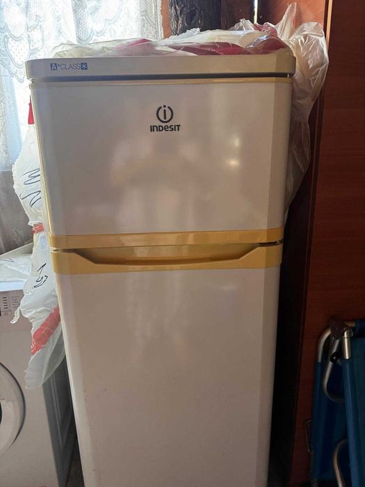 vand combina frigorifica INDESIT