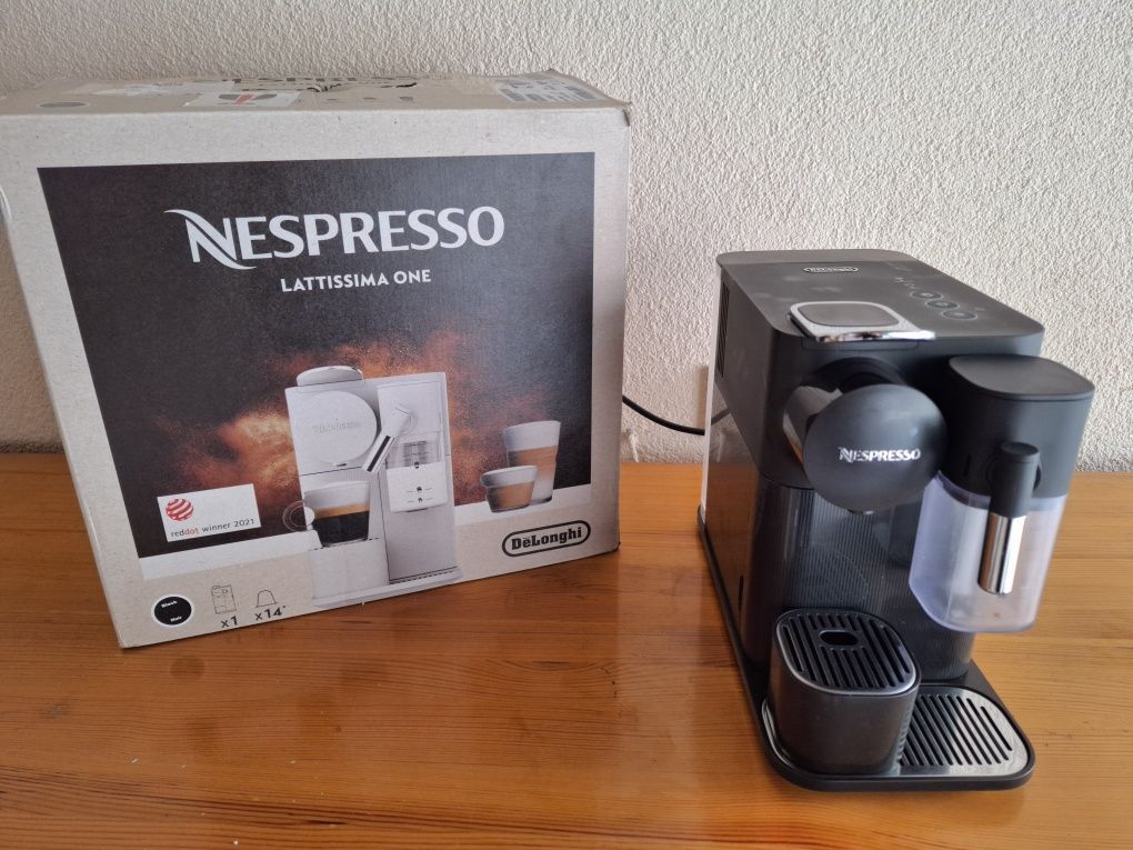 Кафемашина с капсули Nespresso EN-500.W Lattissima One, 19 bar, 1400 W