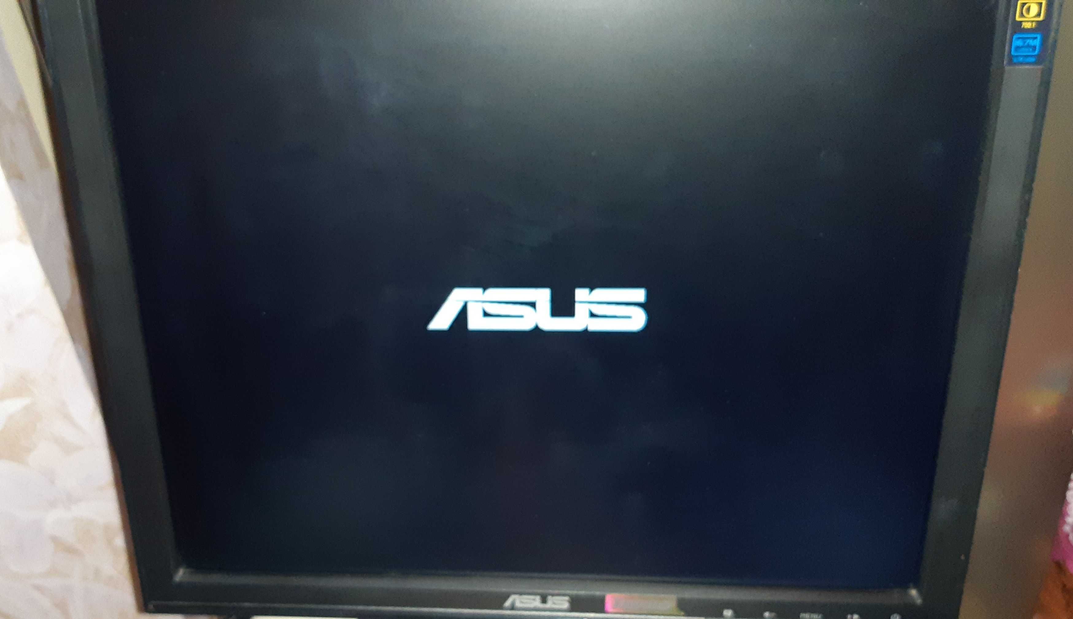 LCD Монитор
Asus 17 инча