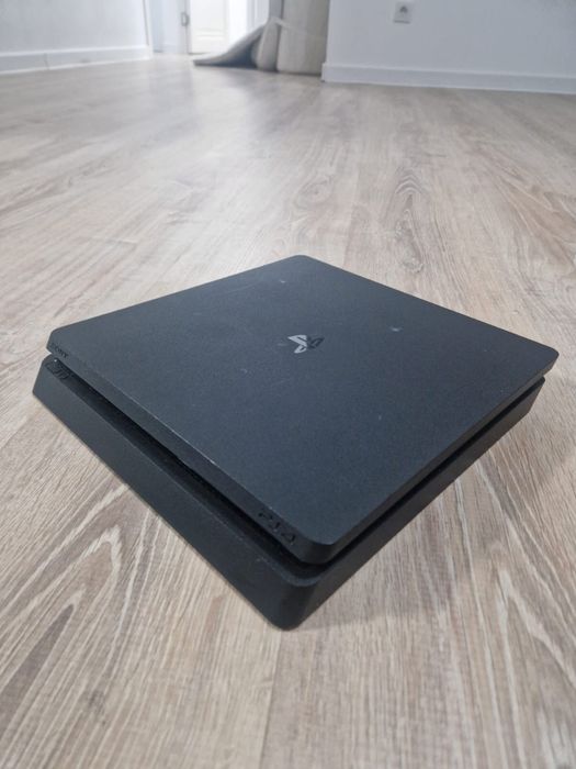 Продам Playstation 4 slim