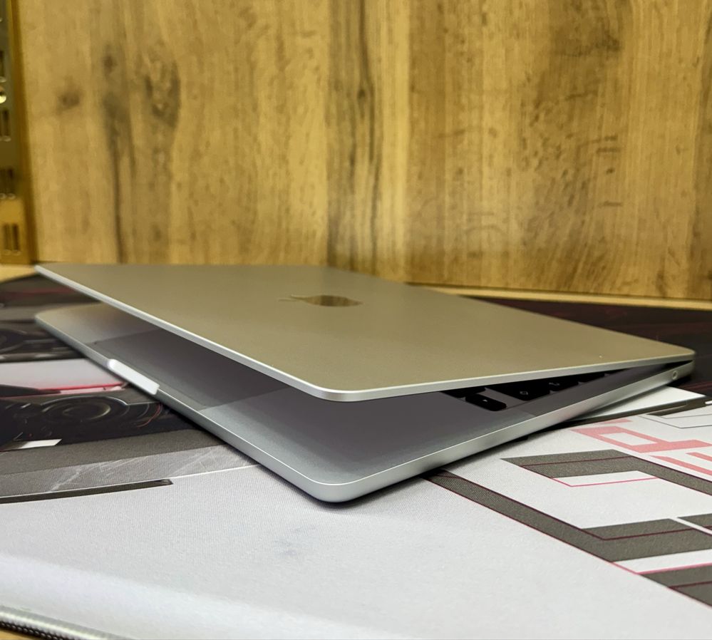 Macbook Air M2 13inch Silver