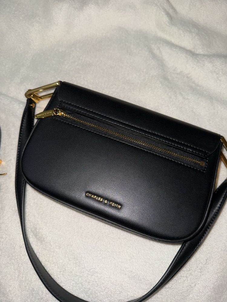 Сумка charles&keith
