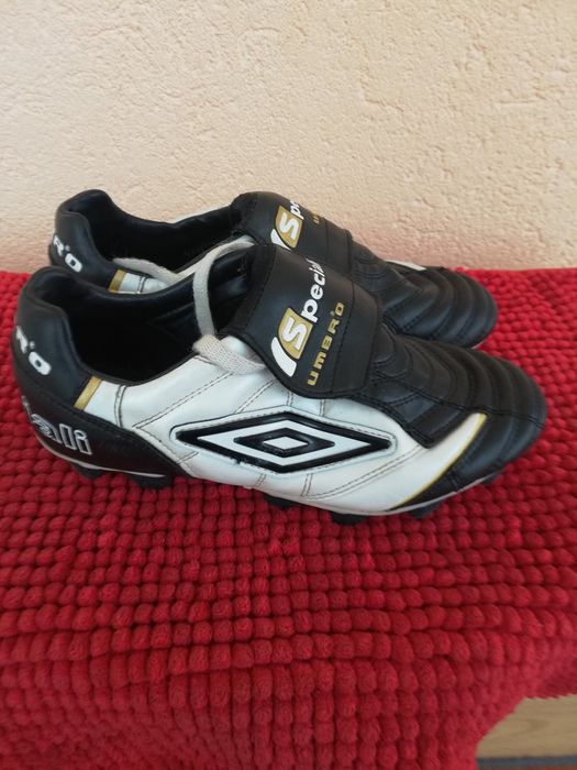 Crampoane nr 38 Umbro