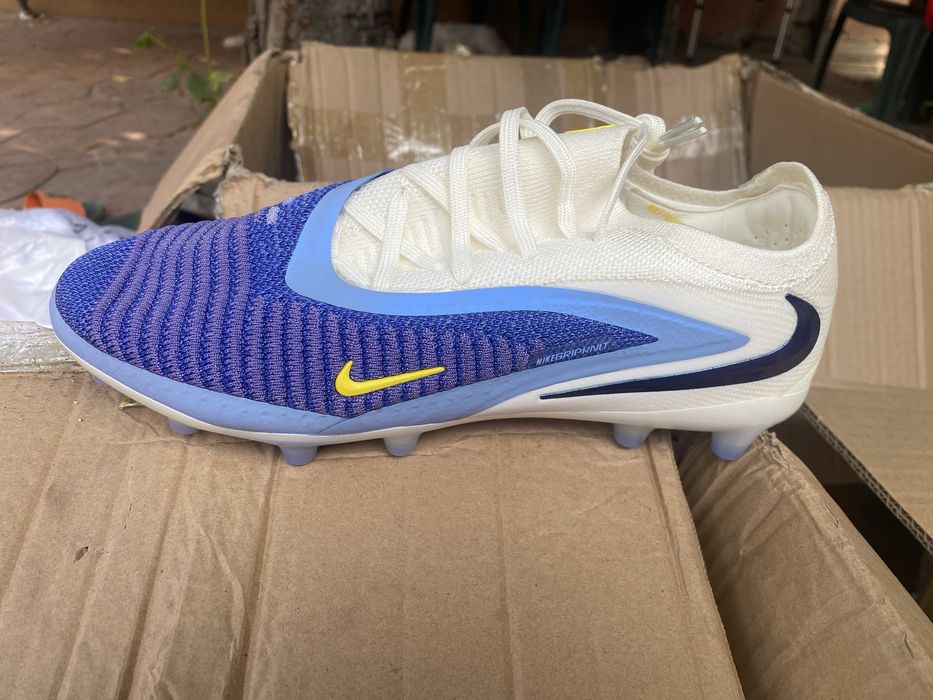 NOU Nike Phantom