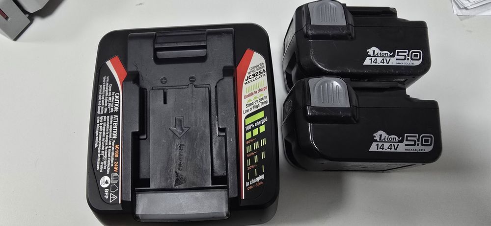 Incarcator Baterie Max RB pentru pistol legat fier 
Toate 3 buc In con