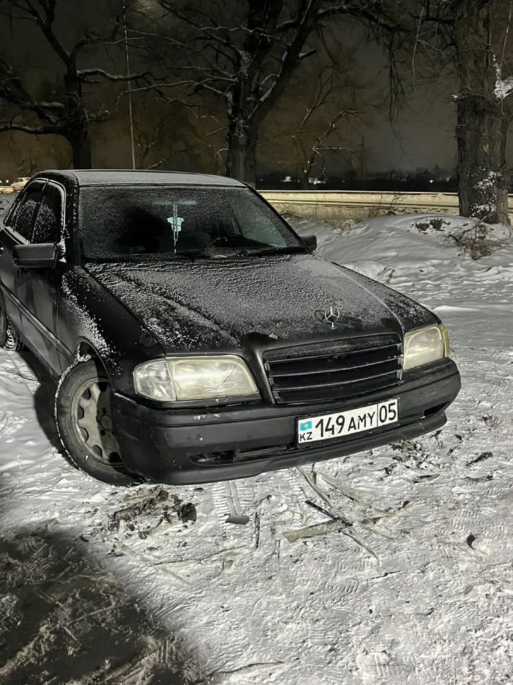 Бампер на мерседес ешку w124 w202 бампера пороги лиса w220 c180 w210