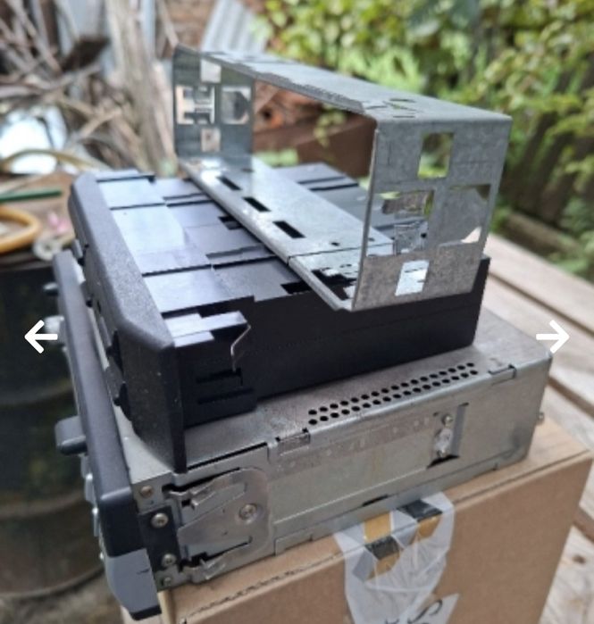 Продавам ретро радио Grundig SCC-1301 и касетник Fisher
