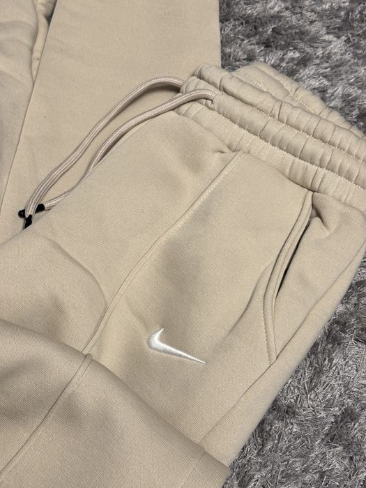 Trening Nike Material Calitate