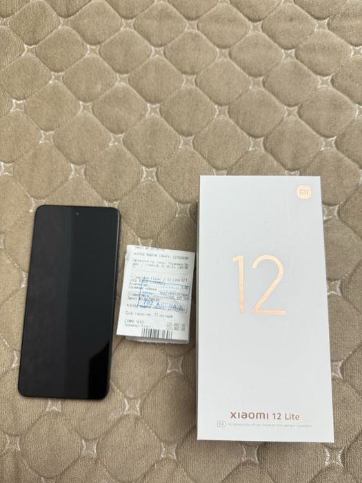 Продам XIAOMI 12 Lite.