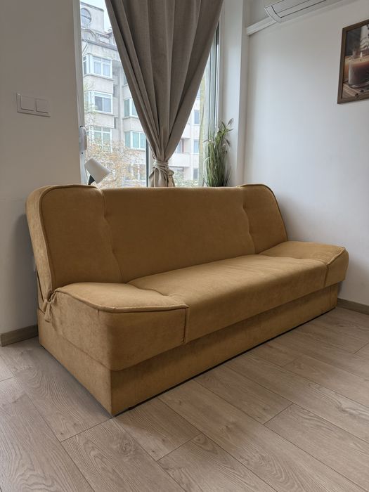 Продавам 3-местен разтегателен диван в отлично състояние