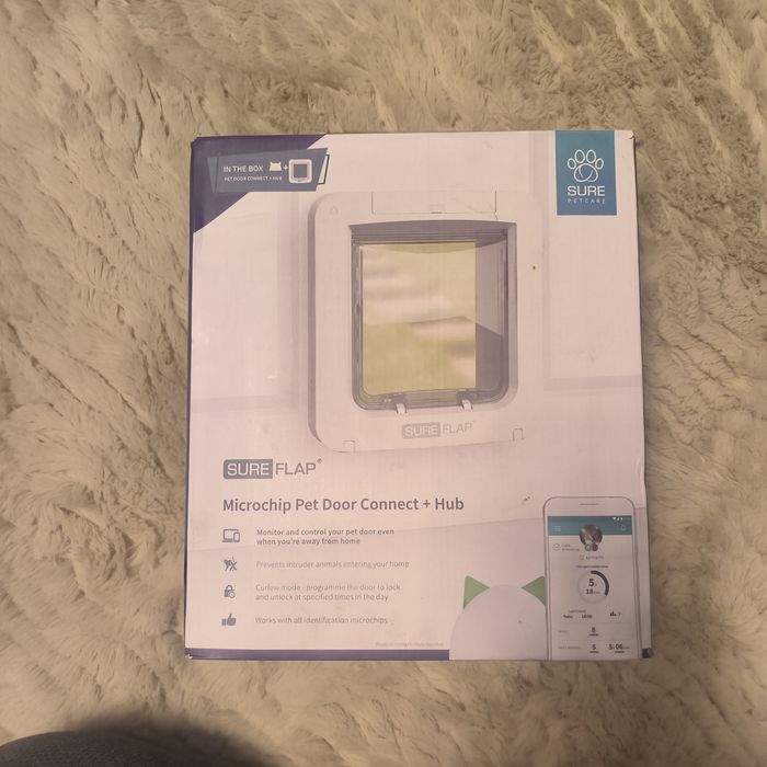 Ușa pentru pisici sau căței de talie mica cu cip și wifi