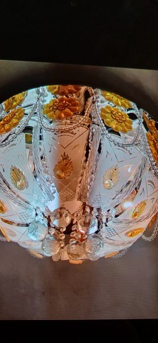 Продам люстру в гостиную