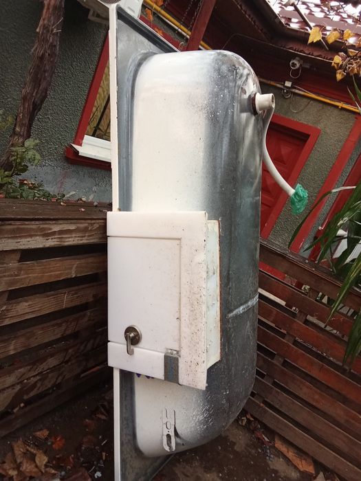 Vând cadă baie metal