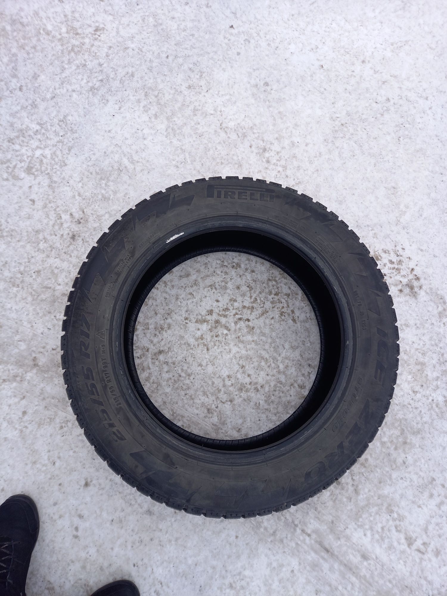 Продам одну шип.резину 215/55/17  PIRELLi  ICE ZERO