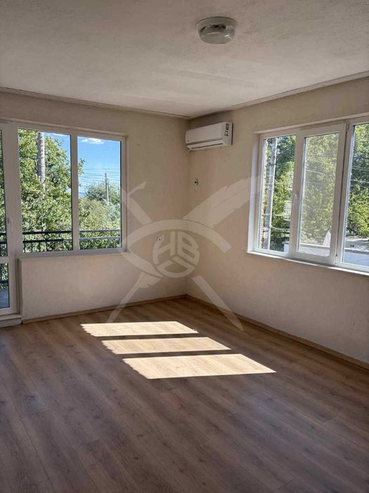 Етаж от къща в Браниполе 11789781