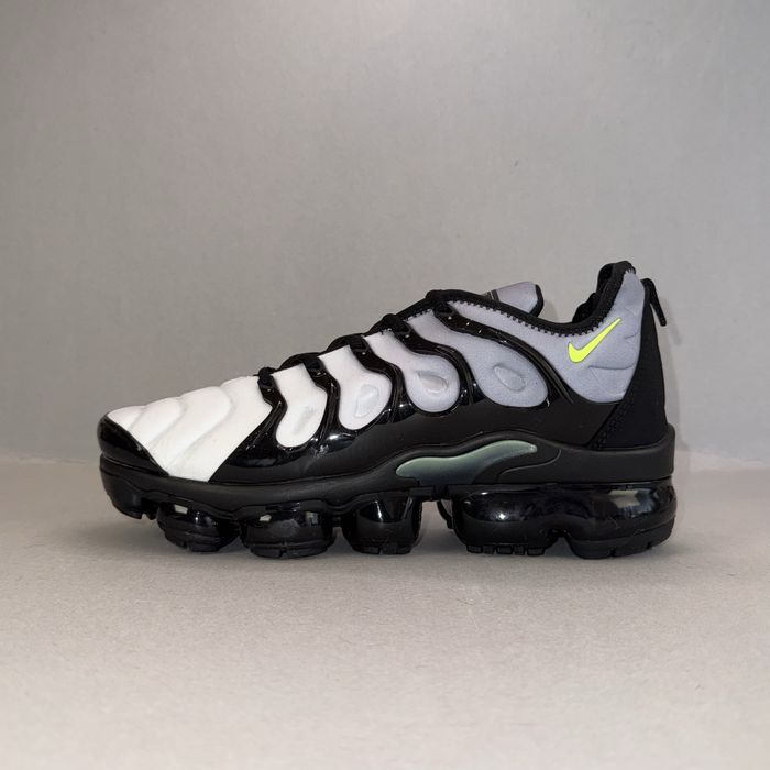 Nike Vapormax Plus "Neon"! НОВИ! Ориг