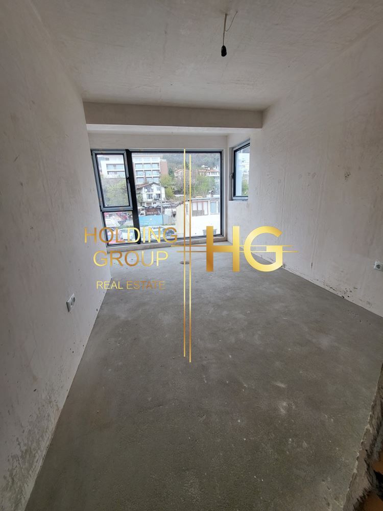 Продава се Тристаен апартамент в Варна, Бриз - 103 кв.м за 2007 €/кв.м - Снимка #3