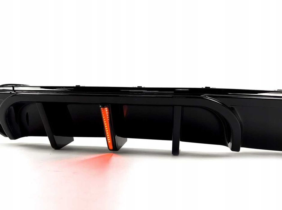 Performance Заден дифузьор за M броня на BMW E82 с LED светлина