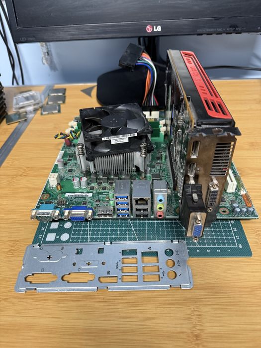 kit placa de baza i7 8 gb  ram video 1 gb Lenovo