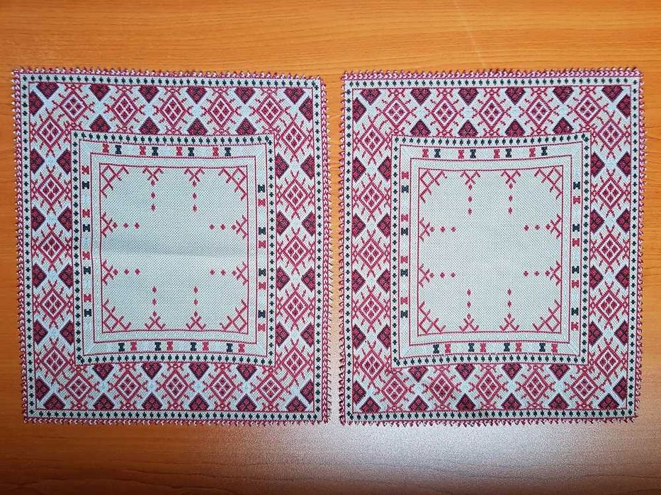 Комплект декоративни покривки  с машинна бродерия