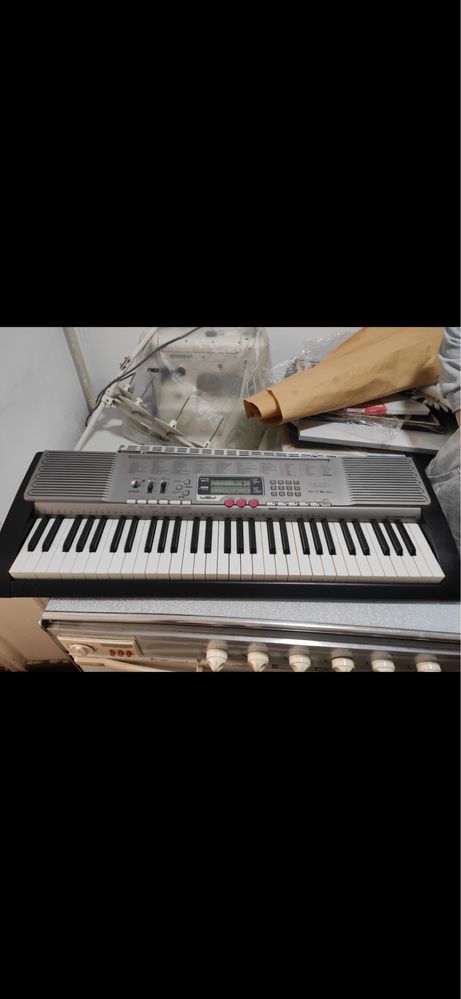 Электронная пианино Casio