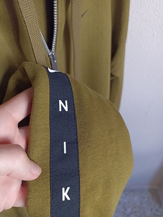 Суитчър Nike нов