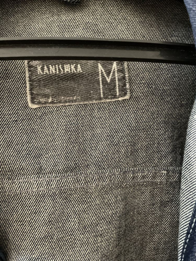 Продаю джинсовую куртку Kanishka, размер M