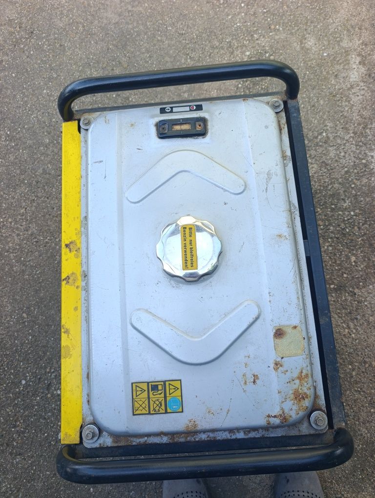 Einhell KCST 2502. Монофазен токов генератор