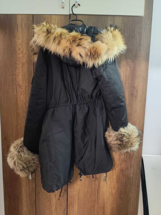 Продавам дамска зимна парка