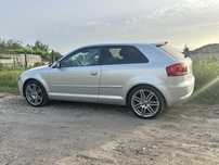 Лек автомобил Audi A3 2.0FSI