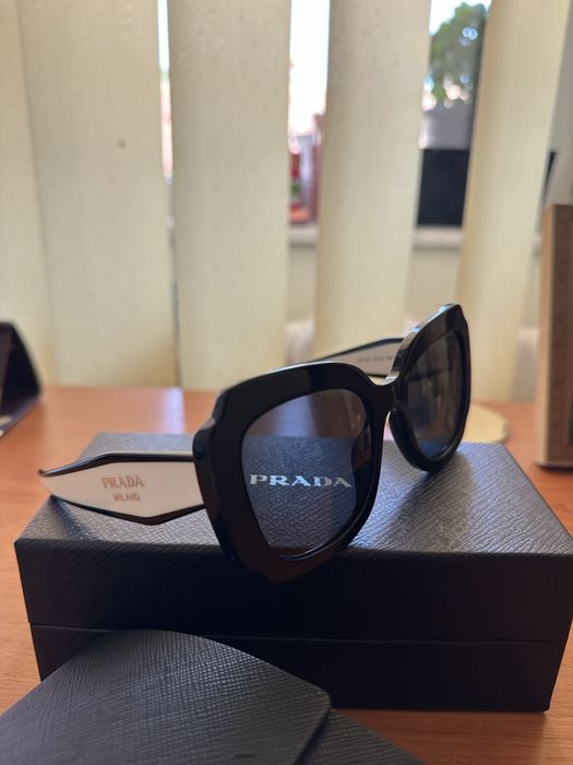 Ochelari de soare Prada