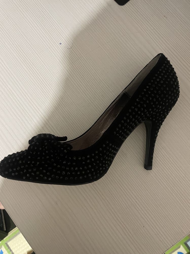 Женские новые туфли