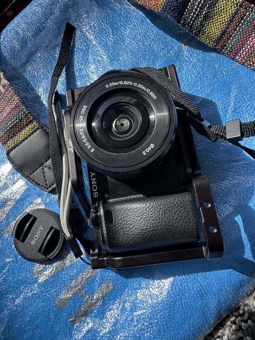 Sony Alpha a6000 – 24.3 MP, Full HD video , 16-50mm lens