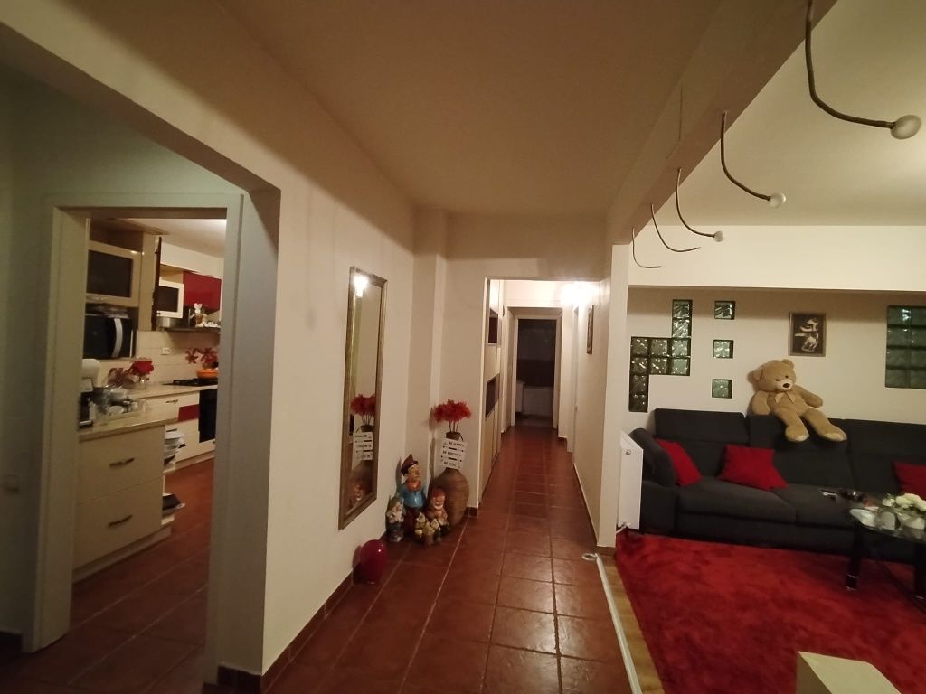 Apartament 4 camere