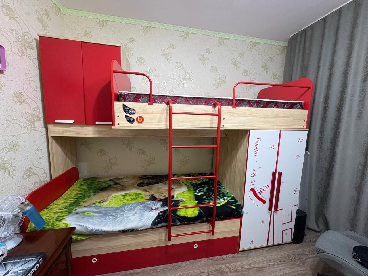 Двухъярусная кровать