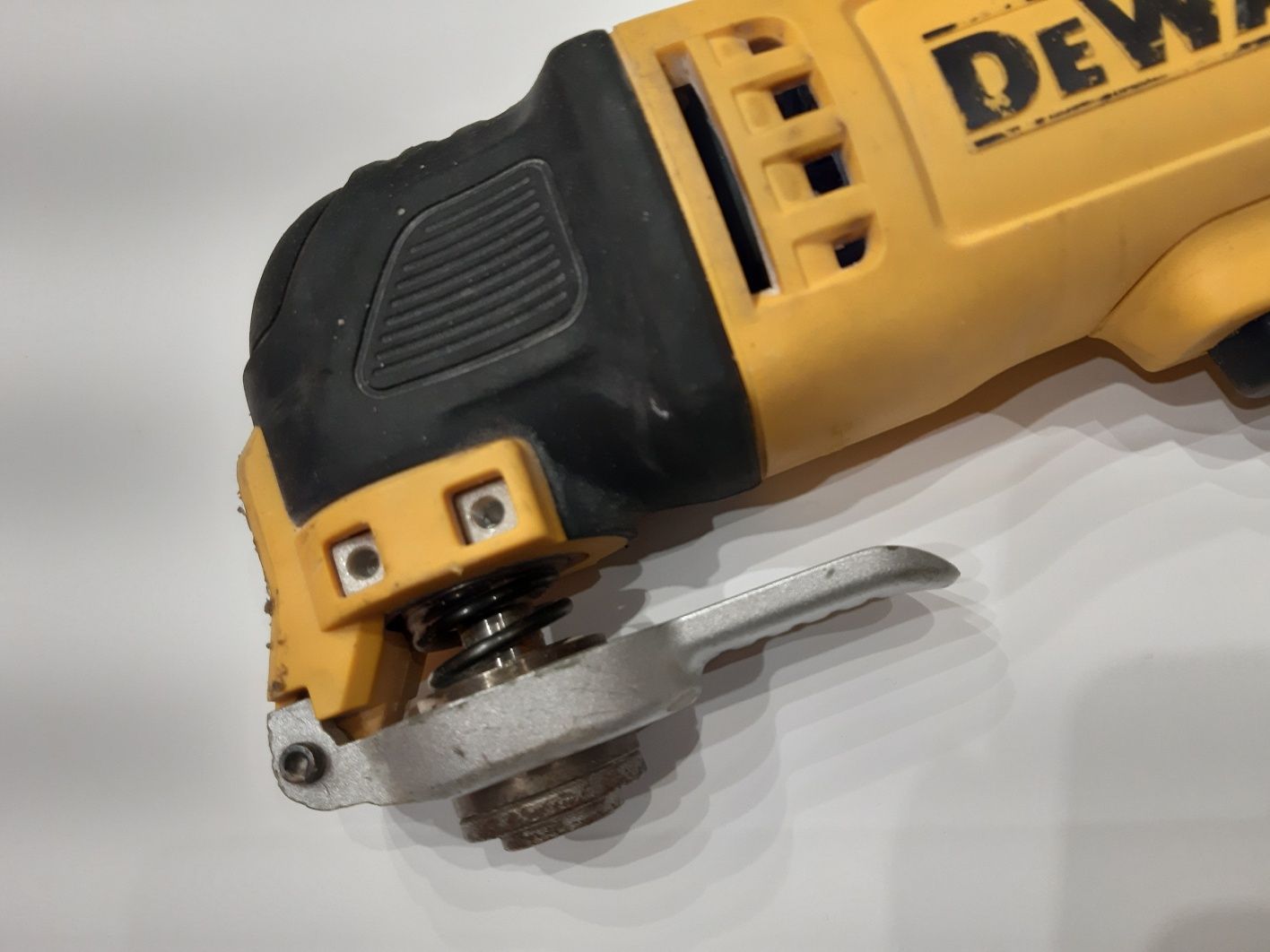 Мултифункционален инструмент DeWALT DWE314