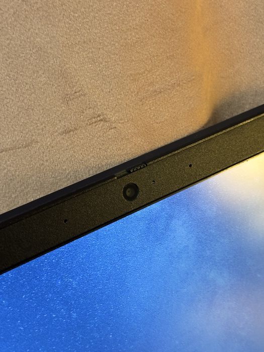 Laptop Lenovo IdeaPad 3 15IML05 cu procesor Intel Pentium Gold