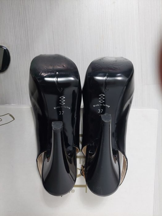 Дамски обувкии маратонки 37 Axel,Adidas..