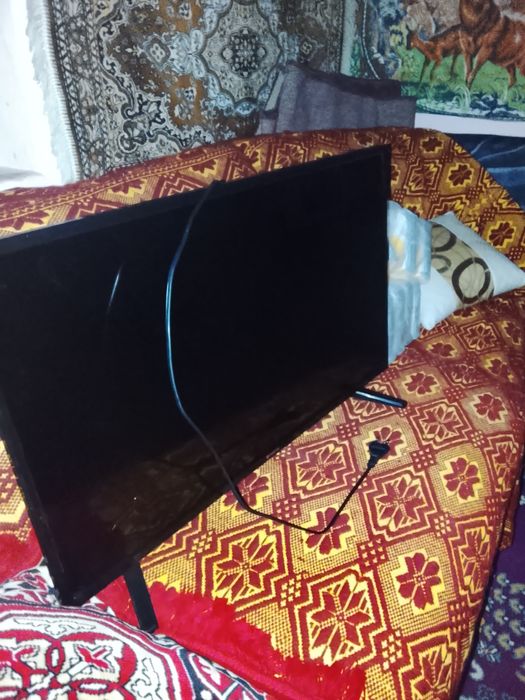 Vând plasmă aproape nouă 80 cm are și internet modelul este VORTEX