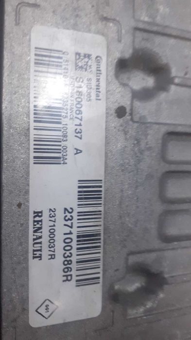 Calculator ECU motor  Renault Megane 3 cod 23700037R