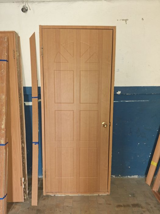 Продам двери разных размеров.