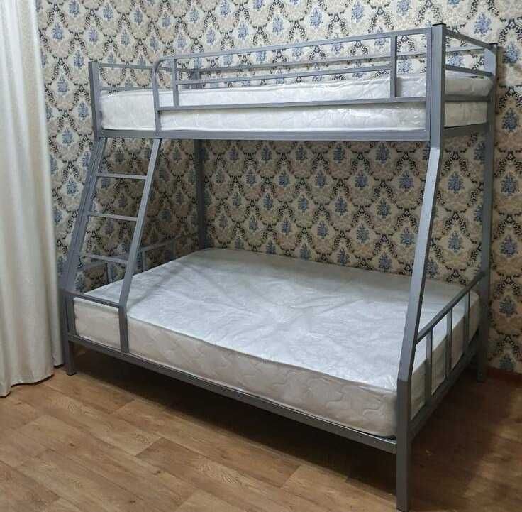 Двухъярусная металлическая кровать для хостела. Доставка бесплатно.