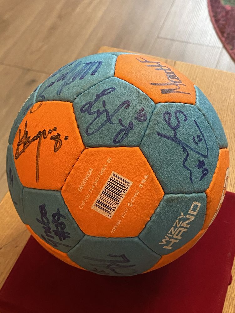 Minge de handbal cu autografe echipa nationala dimensiune mica