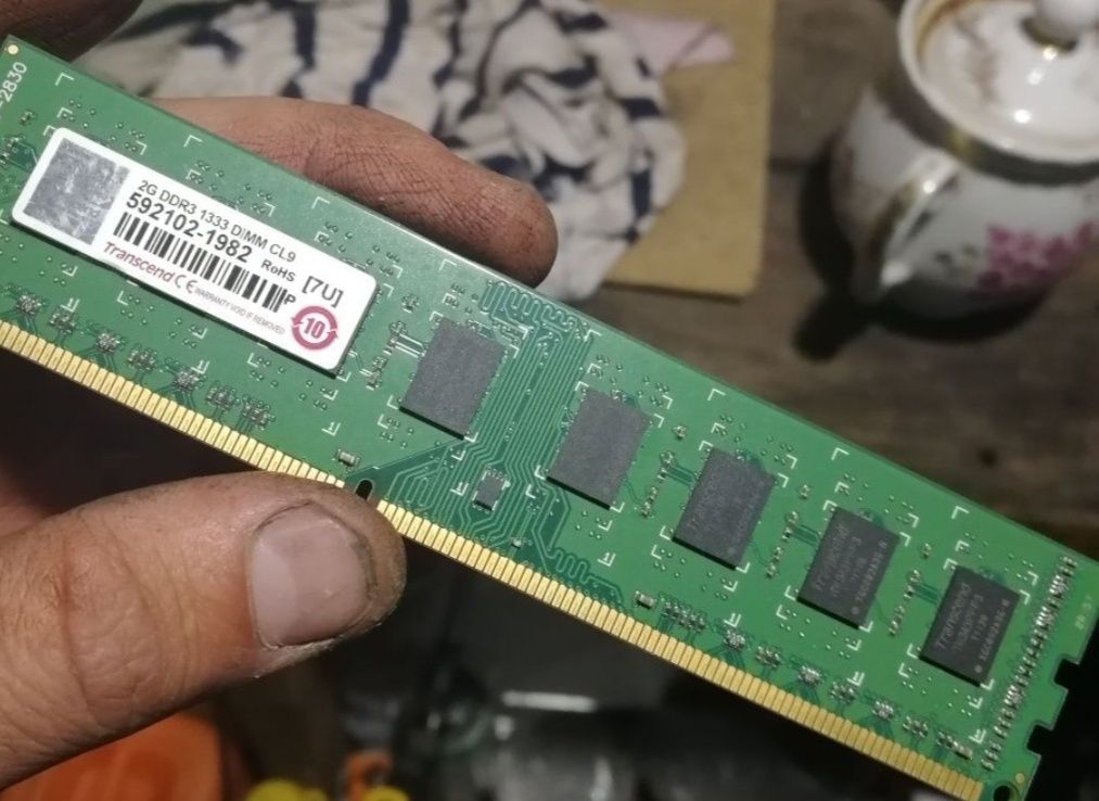 Озу 2 гб DDR3 3 плашки