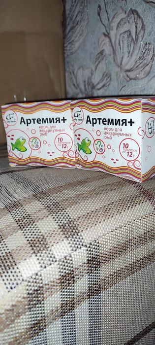 Продам корм для аквариумных рыбок.