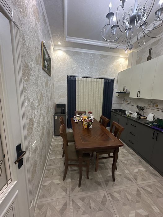 Стол и стулья 6 местный чистый орех