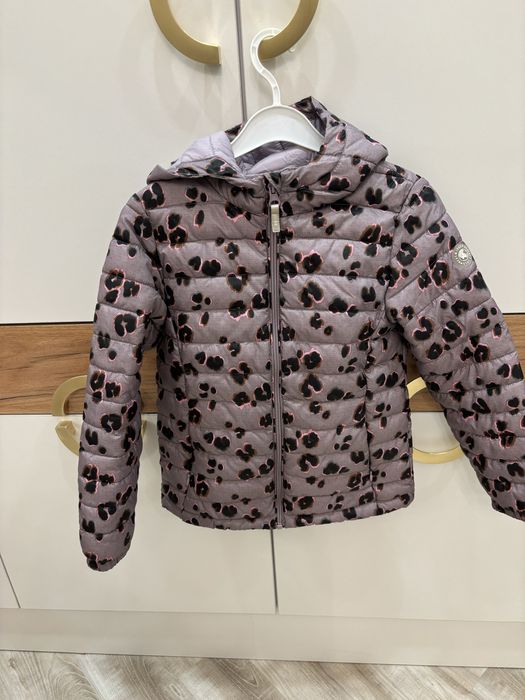 Весенняя стеганная куртка на девочку Next 122 размер
