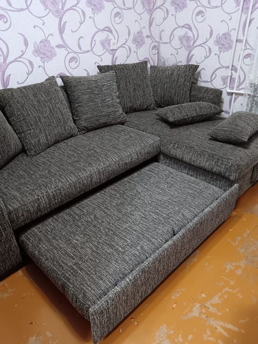 Диван угловой,с софой